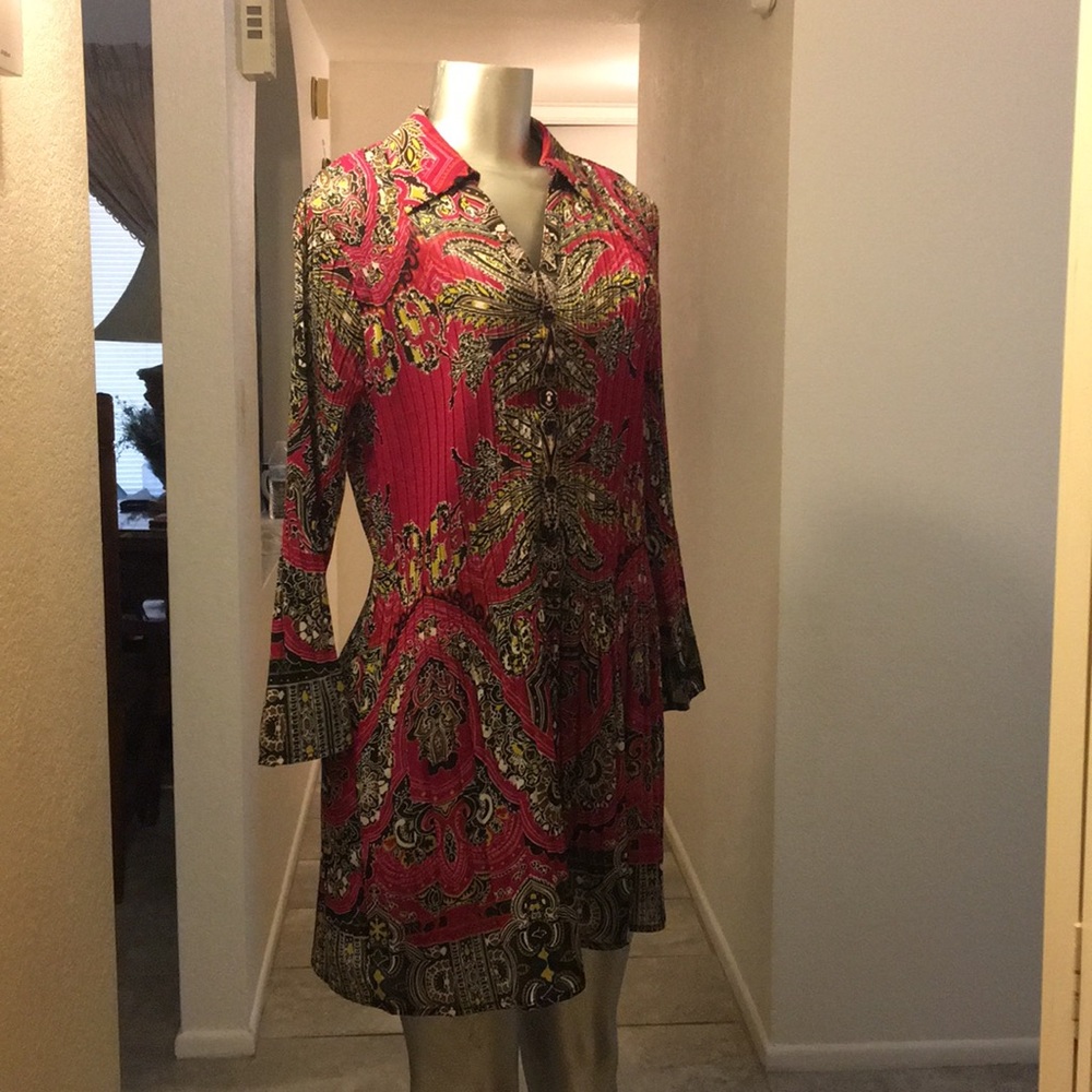 Beautiful dress size 16 100% polyester